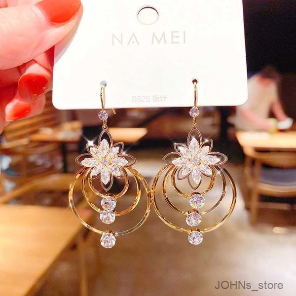 

stud luxury earring for women cute three mushroom hoops gold sweet earrings designer trendy jewelry accessories r230630, Golden;silver