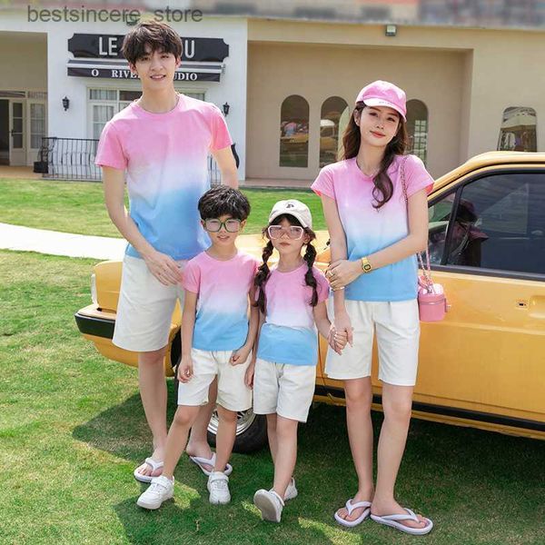 

summer family clothing sets mother kid daughter father dresses t-shirts daddy boy gradient family look outfits parent-child wear l230522, Blue