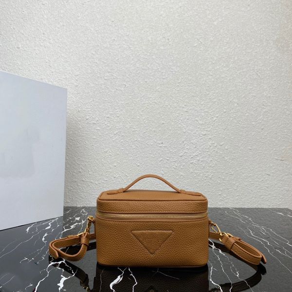 

2023 new women's shoulder bag high-end quality crossbody bag with deerskin interior with sheepskin and slot shoulder strap removable as
