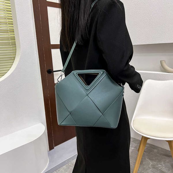 

spring new triangle knitted handbag simple lingge killer bag fashion one shoulder crossbody bag women