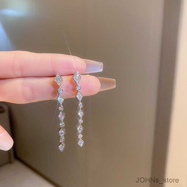 

stud zircon diamond long light luxury simple design earrings for women fashion earring birthday party jewelry gifts r230630, Golden;silver