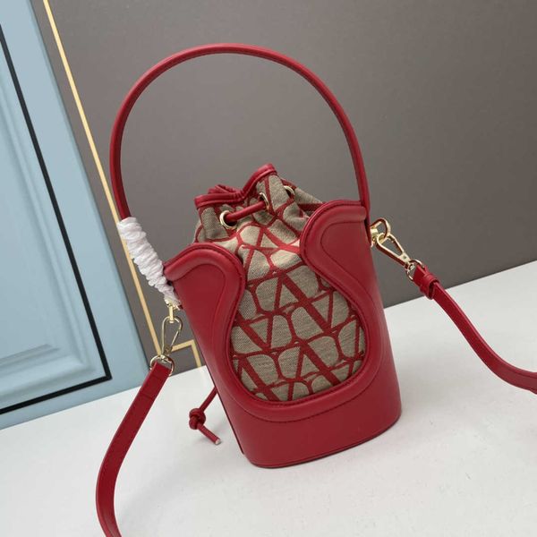 

valentiino purse 2023 lady single cowhide bag shoulder printed bags bucket designer cylindrical diagonal for cross fortune small hm7m