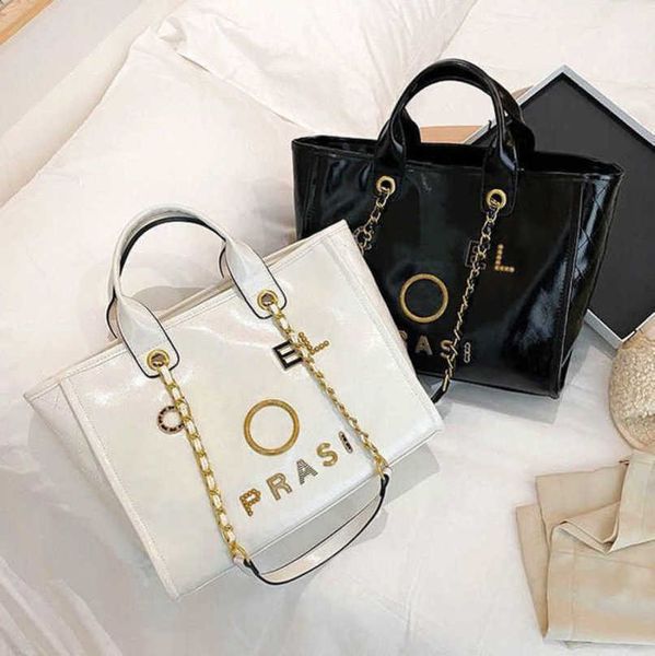 

day packs luxury womens fashion hand bags beach bag brand metal badge classic totes handbags small mini pearl handbag female capacity large