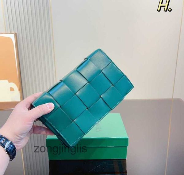

designer lady's shoulder leisure bags woven cassette womven crossbody bag classic venetas 2023 bottegas fashion women's handbags n
