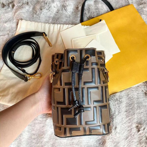 

classic cowhide clutch bag toiletry kit lady evening luxurys designer cosmetic underarm mens tote luggage shoulder bags women gym weekend ha