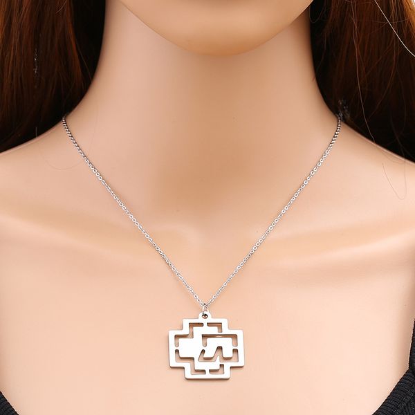 

Cross Necklace Woman Hip Hop Necklaces Man Pendants Accessories High Quality Metal Necklace Fashion Novelty Souvenir