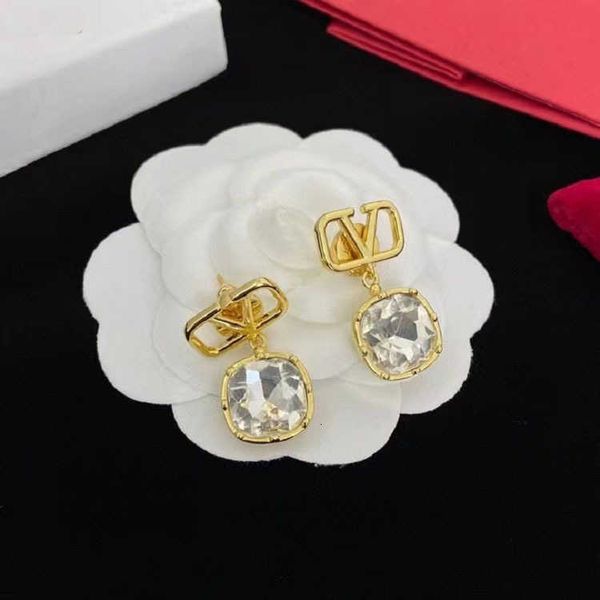 

Designer earring letter V Luxury top jewelry Valentinolies for women V-shaped letter inlaid with diamond earrings fashionable and versatile earrings Jewelry gift