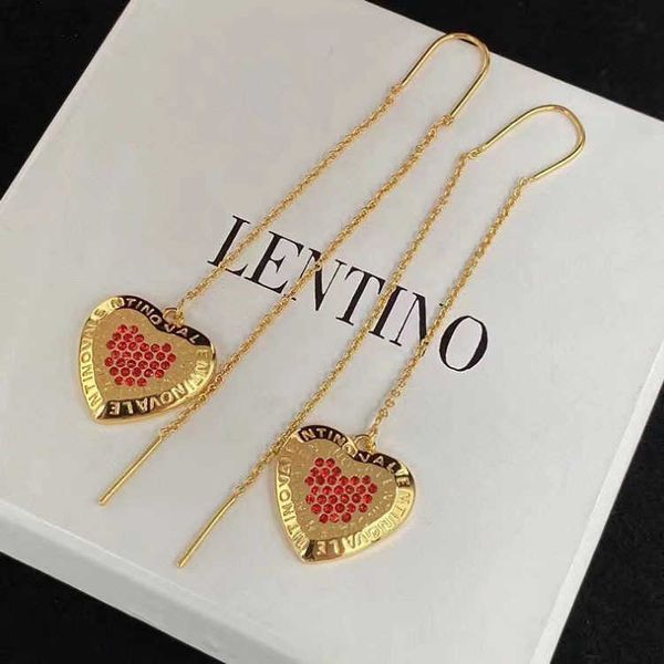 

Designer Earring letter V Luxury top jewelry for Women Valentinolies Fashion Heart shaped Letter Red Rhinestone Tassel Earrings Earrings Versatile Jewelry gift