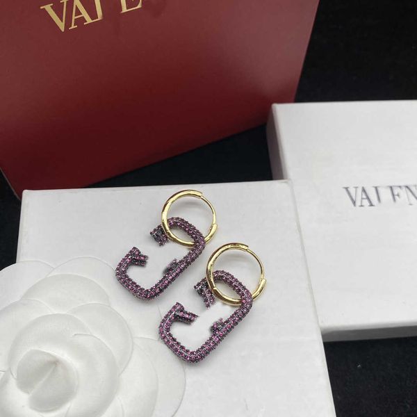 

Designer Earring letter V Luxury top jewelry Valentinolies Slim Letter Diamond earrings Purple Small Fragrance Square Buckle Geometric Earrings Jewelry gift