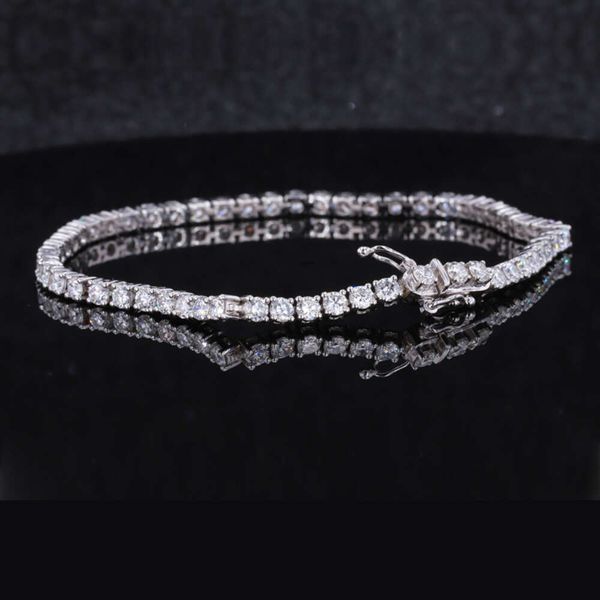 

Starsgem Customized Tennis Bracelet 14k Gold 2.5mm Round Brilliant Cut Moissanite Tennis Bracelet