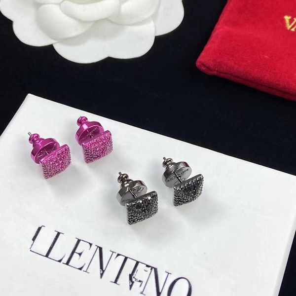 

Designer Earring letter V Luxury top jewelry for Women's Valentinolies Fashion New V Letter Full Diamond Small Square Silver Needle Earrings Jewelry Valentine's gift