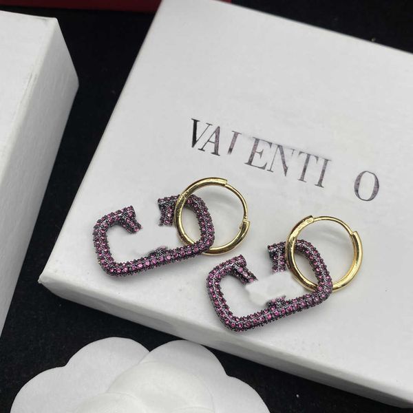 

Designer Earring letter V Luxury top jewelry Valentinolies Slim Letter Diamond earring High Edition Small Fragrant Wind Number Square Buckle Geometry Jewelry gift