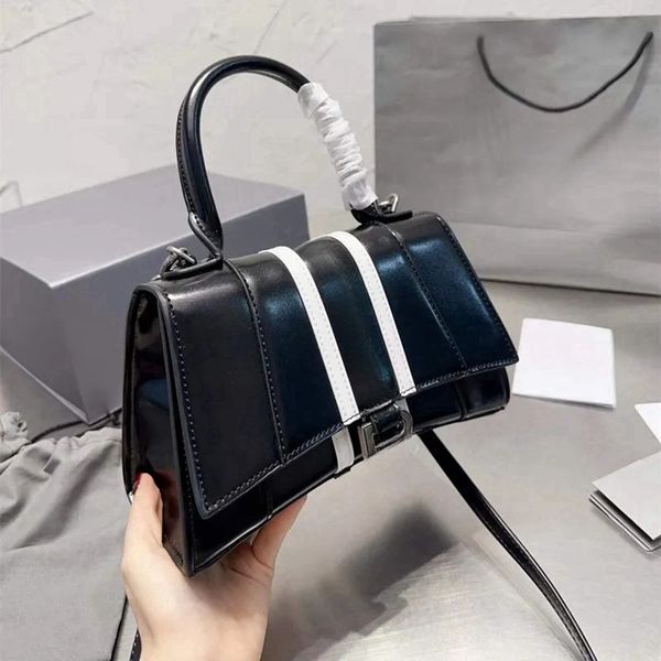 

Hourglass Bag designer's bag new Single shoulder Bag leather original handbag fashion Crossbody Bag, Red