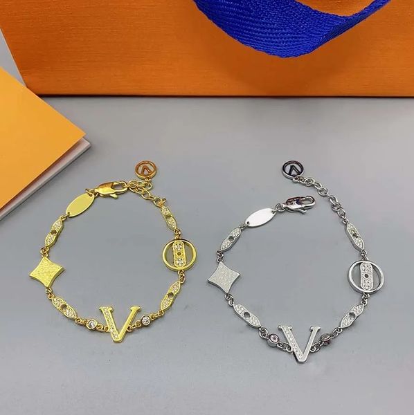 

Luxury designer Like elegant ladies bracelet gold silver fashion letter pendant clover bracelet wedding high quality jewelry original box