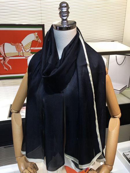 

Scarves Luxury Winter Cashmere scarfs for Ladies and men Designer Mens Scarf Fashion Women Wool Big Letter Print Shawls