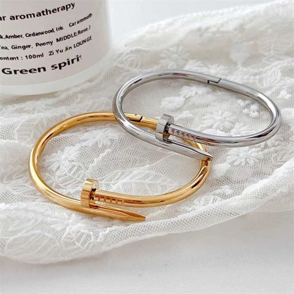 

Nail Bracelet Designer Fashion Charm Jewelry Classic Diamondless with Open Style Colorless Titanium Steel 18 K Gold Ins Style Hand Jewelry Christmas gift