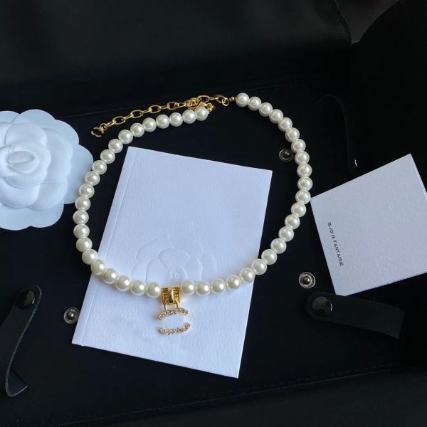 

Luxury Brand Designer Pendants Necklaces Never Fading Pearl Crystal 18K Gold Plated Stainless Steel Letter Choker Pendant Necklace Chain Jewelry Accessories