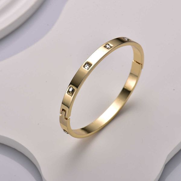 

Nail Bracelet Designer Charm Jewelry Fashion Classic jewelry Electroplated Alloy Versatile Full Diamond Square Open Christmas Gift