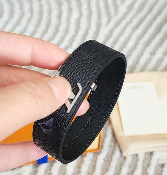 

Fashion brand designer Chain bracelet women and mens gold silver buckle alloy real leather bracelet black charm bracelet with packing box