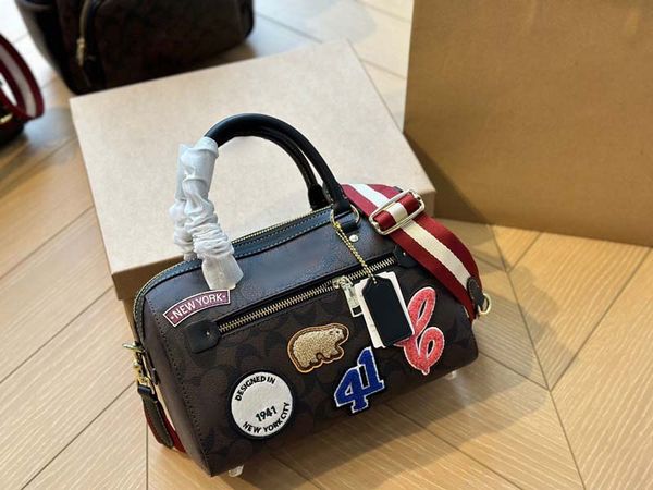 Crossbody Bag Womens Bag Designer Leather Cross-Body Bag Leather Material And Alligator Skin embossed Double-Sided Handbag Fashion Versatile Piece