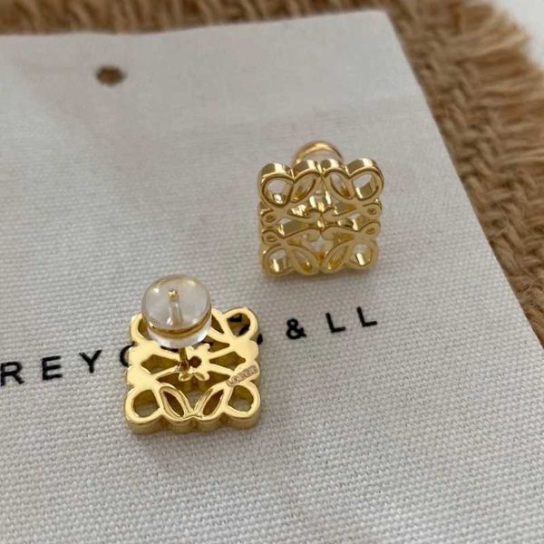 

Designer Earrings loews Luxury jewelry top accessories earrings New Fashion Metal Texture Earrings High Grade Simple and Compact Earrings jewelry Christmas gift, White