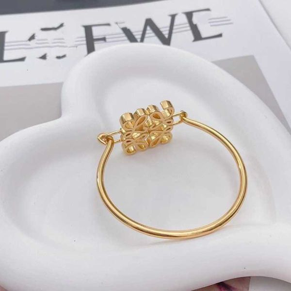 

Designer Bracelet loews Luxury jewelry Top accessories Hollow Rune Hao Stone Bracelets Full Diamond Inlaid Mooncake Personalized jewelry Christmas gift