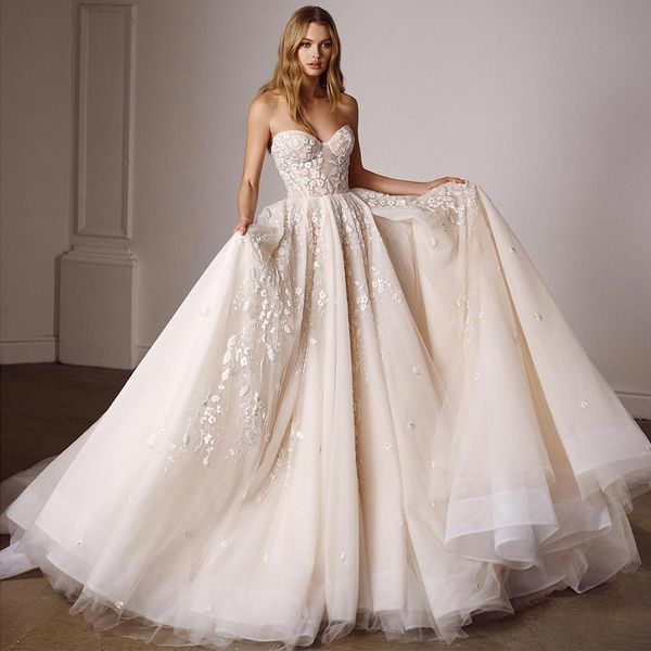 

stunning beaded wedding dresses sweetheart neckline bridal gowns lace appliqued sweep train tulle vestido de novia, White