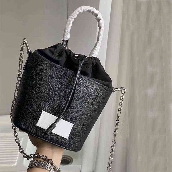 

new splicing niche martin women's bag leather chain tote bag single shoulder diagonal bucket mm6