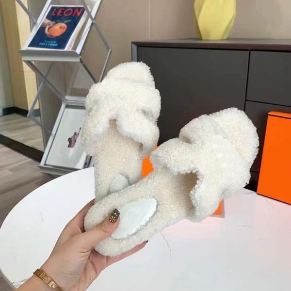 

2022 luxury designer slippers furry slides winter warm wool slide women shoes with original box, Black