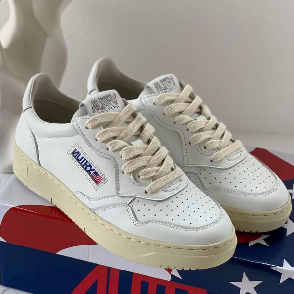 

designer sneakers autries casual shoes medalist low leather sneaker azure blue silver gold shoe, Black