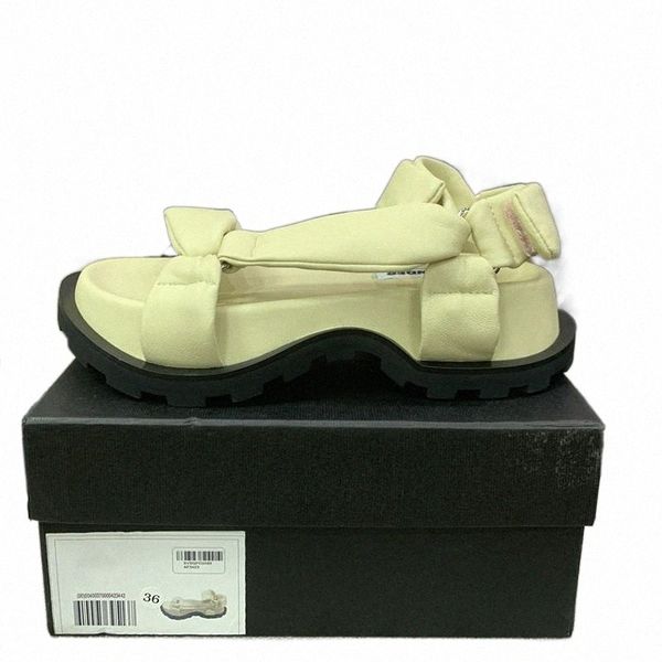 

2022 sandals shoes fashion slippers desert sand resin earthy brown summer thick-soled sandal foam runner three person black bone white