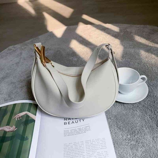 

new underarm staff women's bag 2022 crescent real leather one shoulder large capacity tot small crowd diagonal straddle versatile