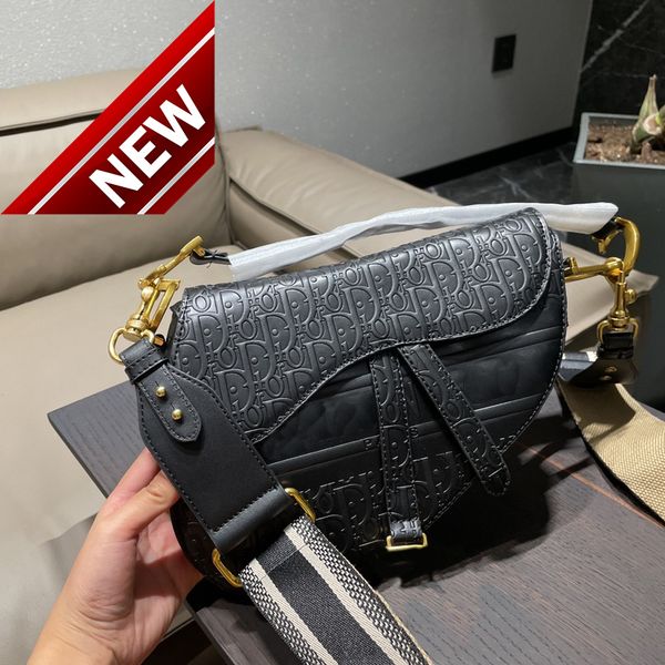 

luxury design shoulder bag luxurys designers handbag saddle's genuine leather with strap purse metal pendant s s women crossbody