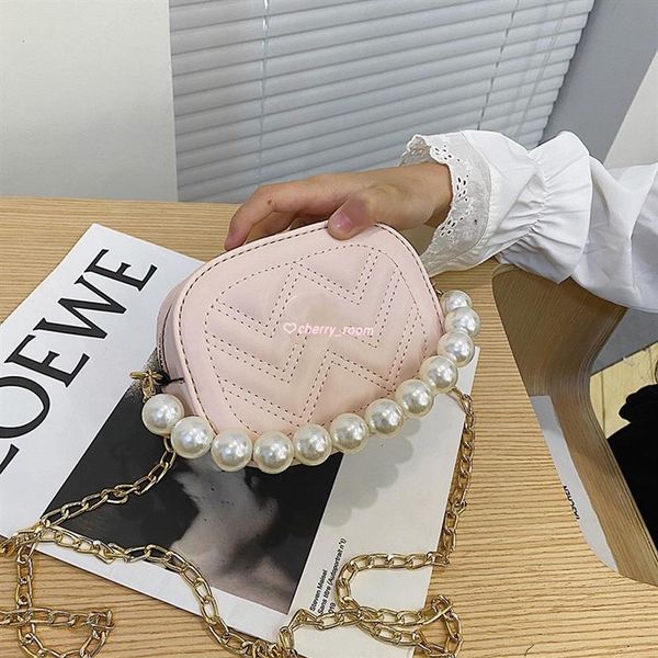 

designer girls handbags cute kids letter pu change purse fashion children pearl chain casual one shoulder bags mini messenger bag 2486, Black