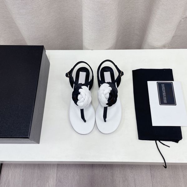 

2022 new designer slippers camellia elegant versatile summer sandals euro 34-40 us 4-9, Black