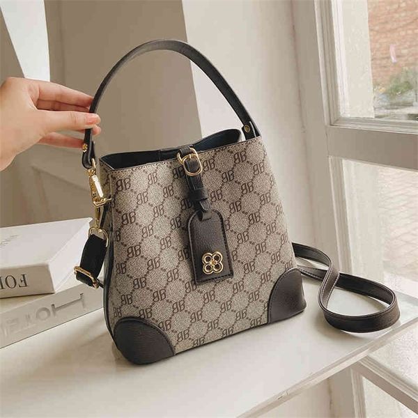 

fashion bag bag bucket 2022 autumn new versatile messenger women's large capacity single shoulder handbag trend