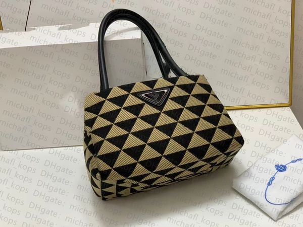 

designer women handbag tote large capacity crossbody bag embroidered woven body cowhide handle chain 2022 luxury bag