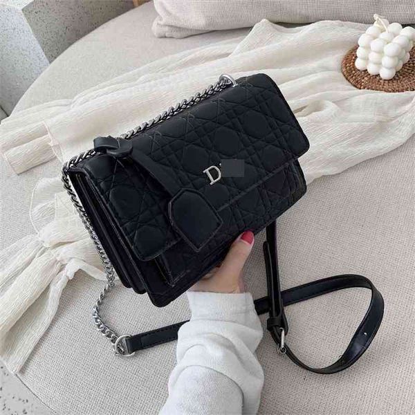 

fashion bag bag simple and fashionable embroidered thread single shoulder chain