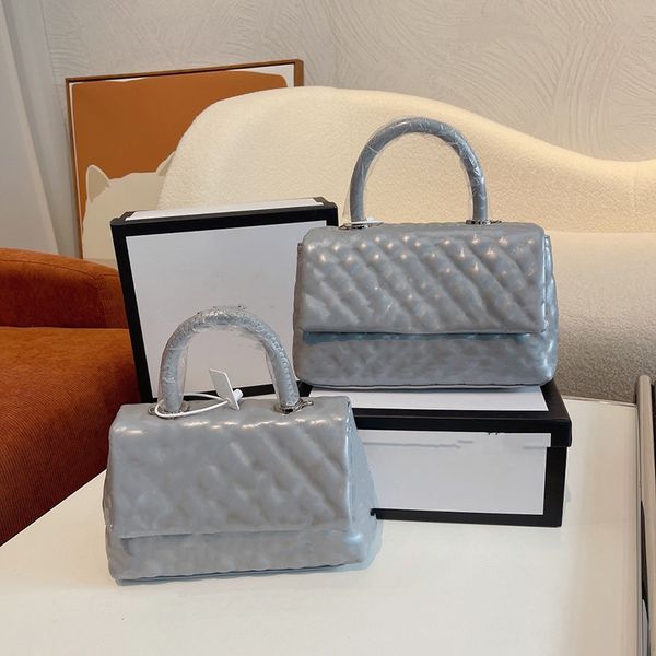 

women luxurys designers bags ss22 crossbody fashion genuine leather pearlescent chain handbags woman shoulder bag designers handbag quilt