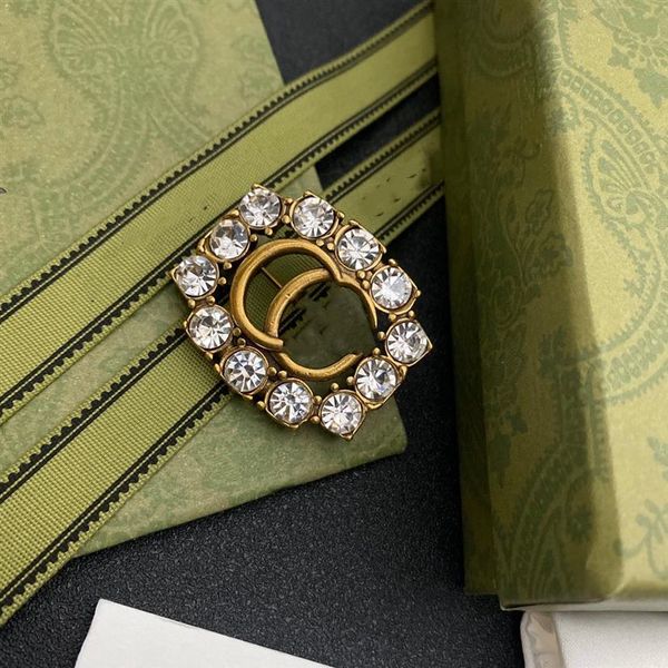 

2021 european and american fashion diamond letter brooch temperament trend coat suit accessories female fast delivery233e, Gray