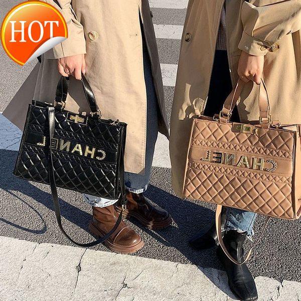 

designer bags the new versatile women's single shoulder cross car is multifunctional large capacity simple light and luxurious mor&#039
