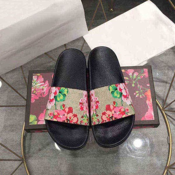 

mens designers slides womens slippers fashion luxurys floral slipper leather rubber flats sandals summer beach shoes loafers gear bottoms wi, Black
