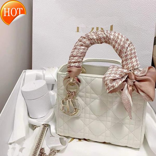 

designer bags 2022 new products diana small women's leather handbag fashion lingge chain single shoulder messenger