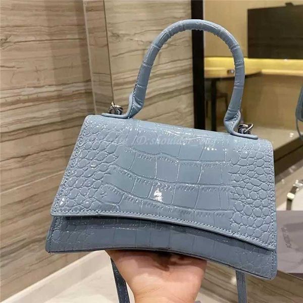 

2022 ladies fashion shoulder bag wallet crocodile moon diagonal