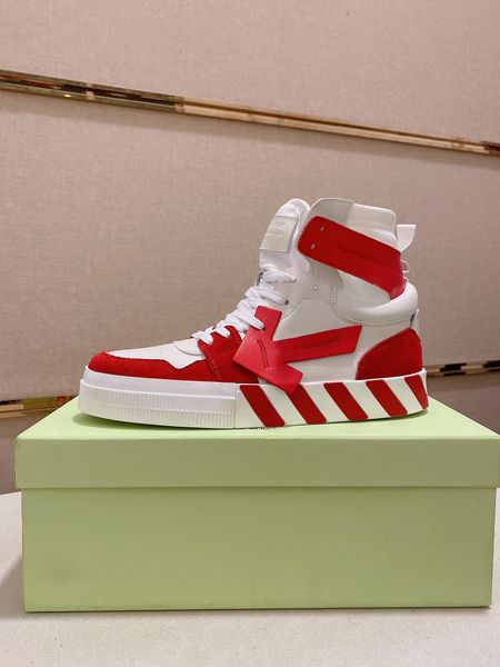 

of roller shoes the latest men and women show high-striped casual sneakers