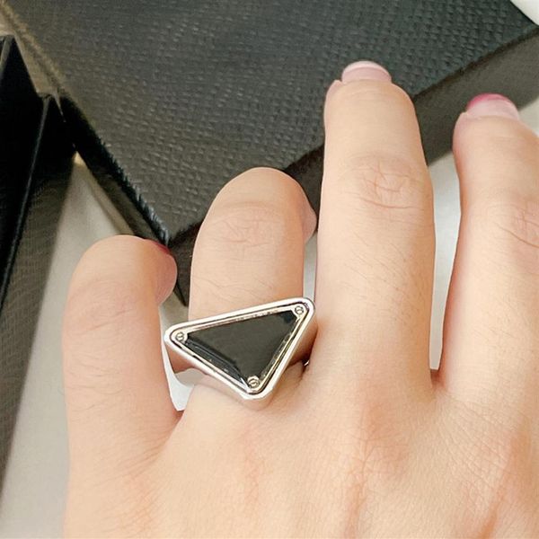

women designers rings luxurys womens mens silver ring triangle brands letter ring for lady lovers gift designer jewelry with box 222221242u