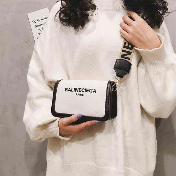 

2022 fashion niche design small square bags summer letter wide strap shoulder messenger bags women purse and handbags y220811200l