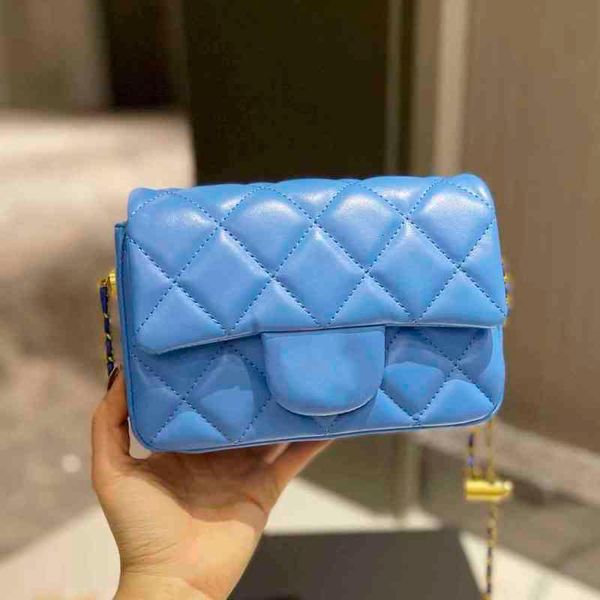 

cc bag shopping bags 18cm women luxury flap mini solid color crossbody designer handbags gold-tone metal adjuster chain diamond quilted shou