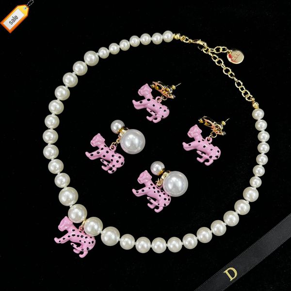 

luxury designer necklaces for women di family / d sweet pink leopard necklace advanced sense size pearl cd clavicle chain personalized earri, Silver