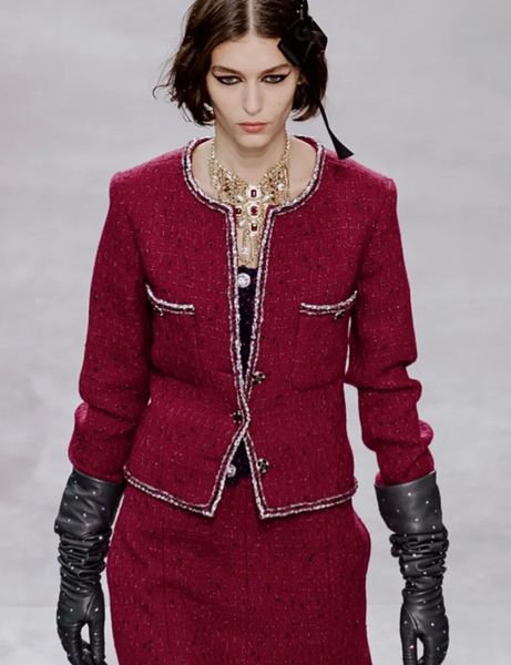 

2022 new autumn woven tweed jacket with brooch women o-neck pocket singe breasted long sleeve lady vintage chic coat, Black;brown